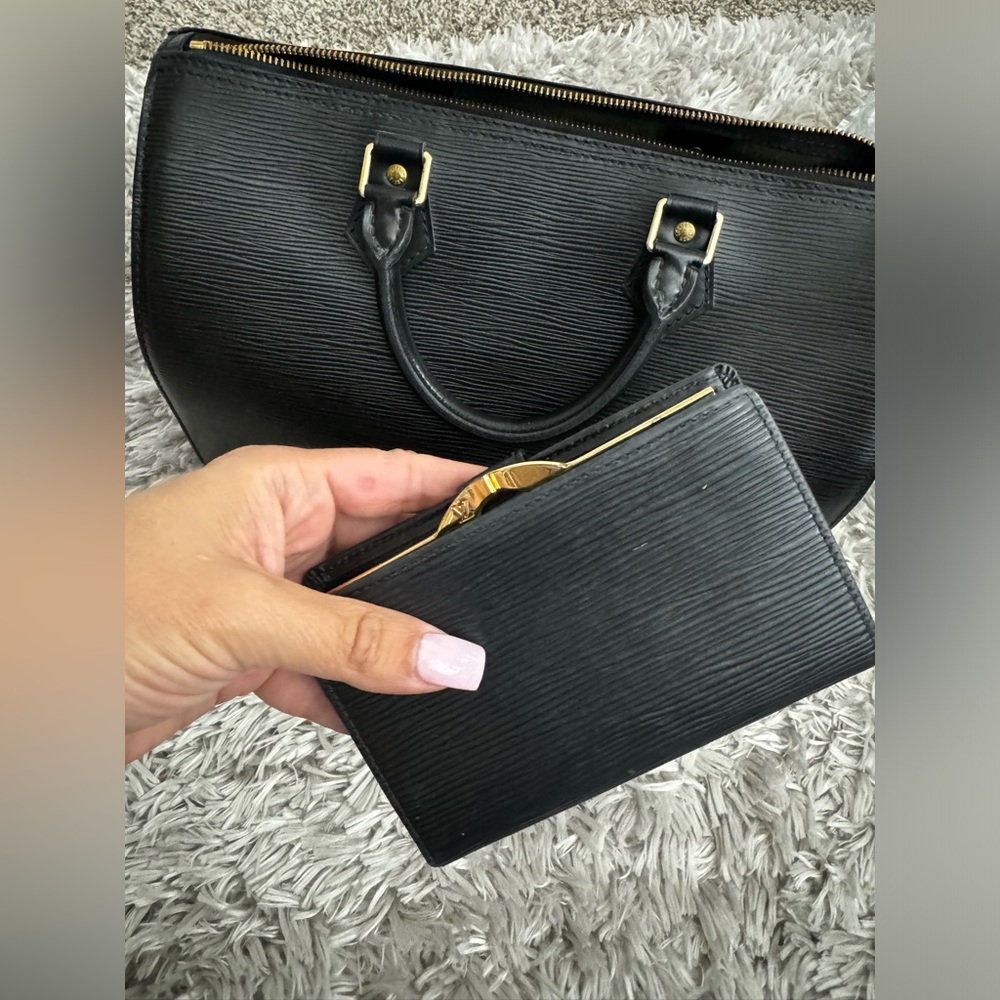 Louis Vuitton vintage Epi 30 and kiss wallet set
